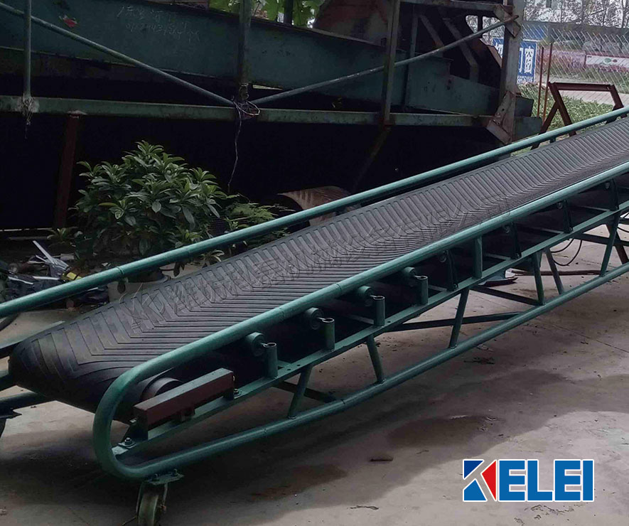 皮帶式(shì)輸送設備(bei)