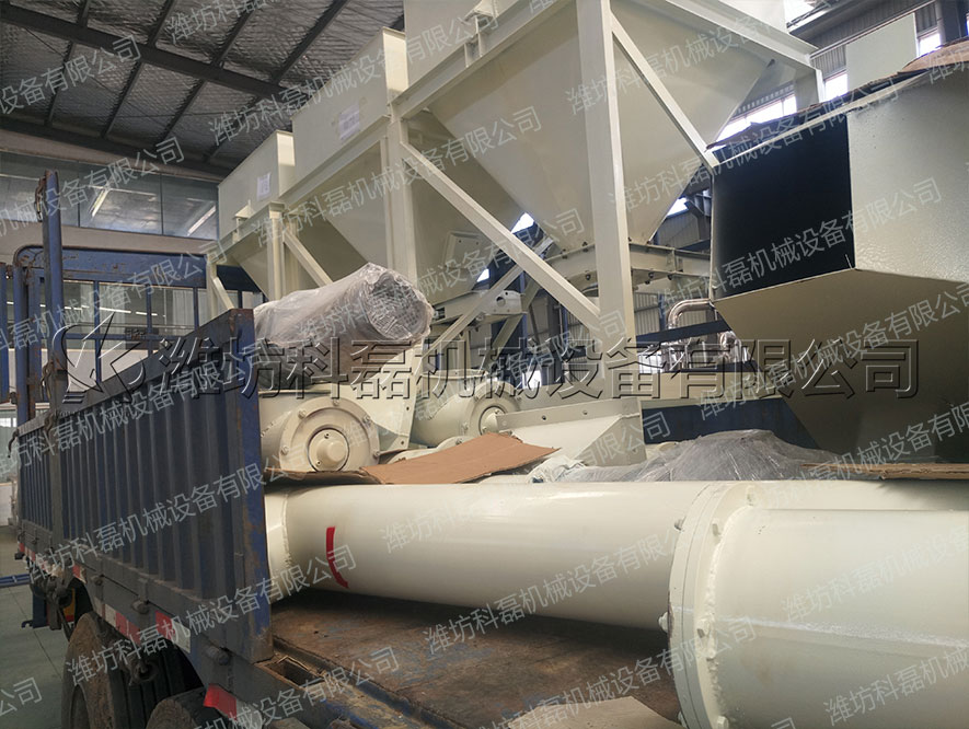 襄(xiang)阳用裕橡(xiàng)胶制造有(yǒu)限公司(急(jí)速版)攪拌(bàn)、輸送整套(tào)設備發貨(huò)實拍 螺旋(xuán)輸送 絞龍(long) 料倉 攪拌(ban)站 第1張