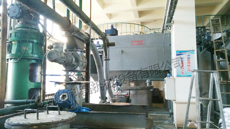 襄(xiāng)阳用裕橡胶制造(zào)有限公司(急速版(bǎn))管鏈輸送機 管鏈(liàn)輸送機 輸送設備(bei) 第1張