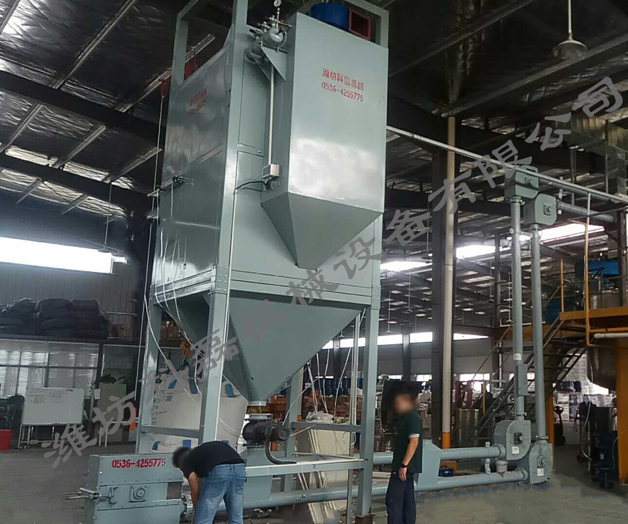 襄阳(yang)用裕橡(xiàng)胶制造(zao)有限公(gōng)司(急速(su)版)管鏈(lian)輸送機(jī)噸袋拆(chāi)包機使(shǐ)用現場(chǎng)實拍 第(dì)1張