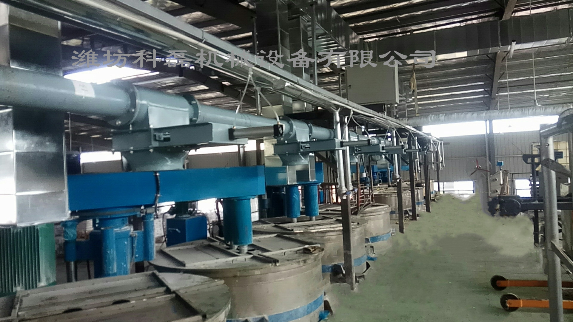 襄(xiāng)阳用裕(yu)橡胶制(zhì)造有限(xian)公司(急(jí)速版)管(guan)鏈輸送(song)機噸袋(dài)拆包機(jī)使用現(xian)場實拍(pai) 第2張