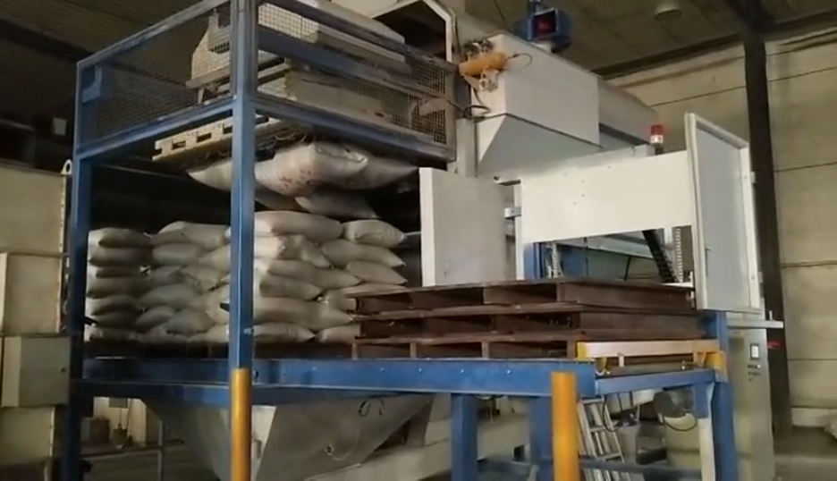 襄阳(yáng)用裕橡(xiàng)胶制造(zao)有限公(gong)司(急速(su)版)自動(dòng)拆垛機(ji) 第1張