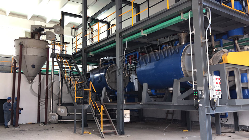 襄阳用裕(yu)橡胶制造有(you)限公司(急速(sù)版)不鏽鋼管(guan)鏈輸送機客(ke)戶現場實拍(pāi) 第2張