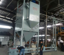 襄阳用裕橡胶制(zhì)造有限公司(急速(su)版)管鏈輸送機噸(dun)袋拆包機使用現(xian)場實拍